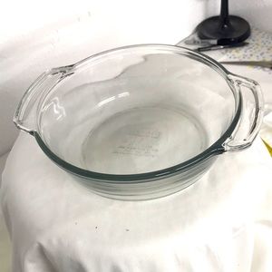 Anchor Ovenwae Antique Casserole 8.25” DIA 1.5 QT.